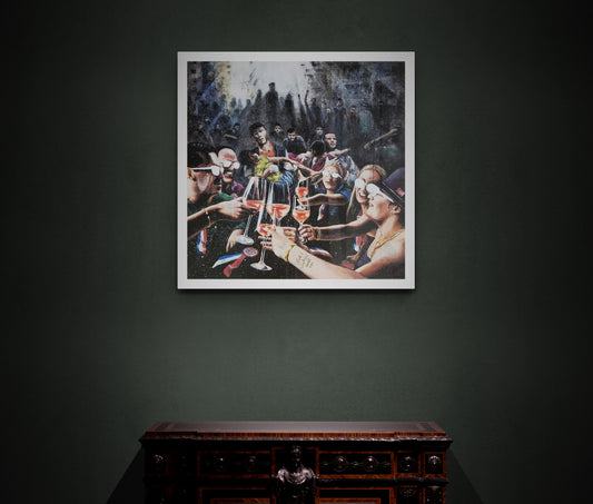 Dette kunsttrykket av Trond Berg-Nilssen viser en kraftfull kontrast mellom de&nbsp; feststemte personene i forgrunnen og den dystre realiteten i Gaza som de tilsynelatende ignorerer.